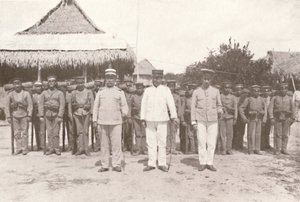 Madeira-Mamore Railway: On the Bolivia-Brazil Frontier: Bolivian Officers and Soldiers by Unbekannt