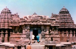Medieval Hindu Temple, Khajuraho, India, 950-1050 by Unbekannt