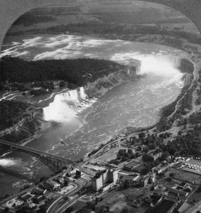 Niagara Falls, USA by Unbekannt