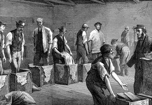 Packing Tea in the Warehouses of the East & West India Dock Company, London, 1874 by Unbekannt