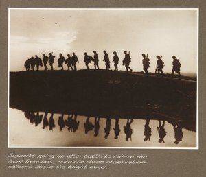 First World War: Reinforcement troops advancing towards the front trenches, with three observation balloons in the clouds by Unbekannt