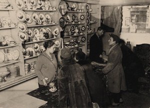 Preview Before the Auction of the Properties of the Romanov Tsar Family, Moscow, 1927 by Unbekannt