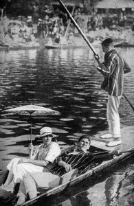 Punting on the Thames