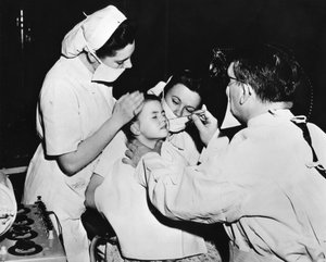 Radium treatment to cure a nasal infection, France by Unbekannt