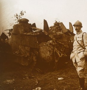 Renault tank, c1914-c1918 by Unbekannt