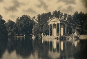 Roma - Villa Borghese Umberto I. - Little Temple in the Lake-Garden