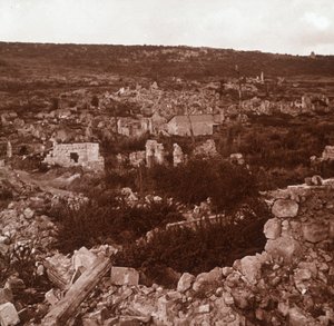 Ruins, Anizy-le-Château, Northern France, c1914-c1918 by Unbekannt
