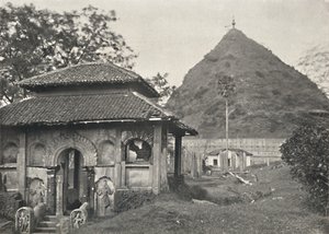 Ruwanwali Dagoba at Anuradhapura, East Side by Unbekannt