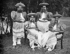 Singhalese men of high rank by Unbekannt