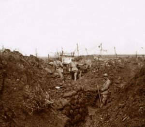Soldiers in the Trenches, Massiges, Northern France, c1914-c1918 by Unbekannt
