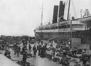 The Dardanelles Expeditionary Force sets out: A transport loading up at Alexandria