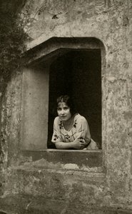 The Duchess at Bisham Abbey, 1928 by Unbekannt