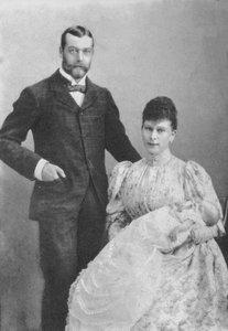 The Duke and Duchess of York, with the Infant Prince Edward, 1894 by Unbekannt