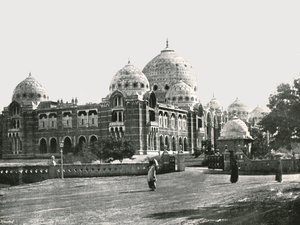 The Great College, Baroda, India, 1895 by Unbekannt