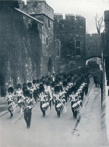 The Guards Leaving the Tower of London by Unbekannt