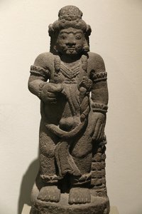 Guardian Figure from an Epic Drama. Volcanic stone. Indonesia (East Java). 1400-1500. Majapahit period. United Kingdom by Unbekannt