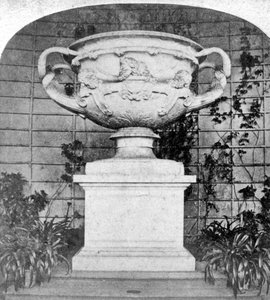 The Warwick Vase, Warwick Castle, Warwick, Warwickshire by Unbekannt