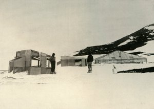 The Winter Quarters of the Discovery Expedition at Hut Point by Unbekannt