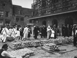 The cheese market on Friday, Alkmaar, Netherlands by Unbekannt