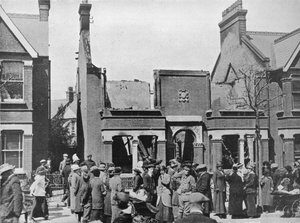 The result of an air raid: A wrecked house in Southend by Unbekannt