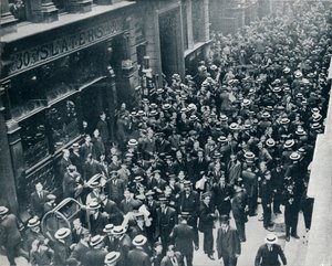 The War Crisis in the City: The Closing of the London Stock Exchange by Unbekannt