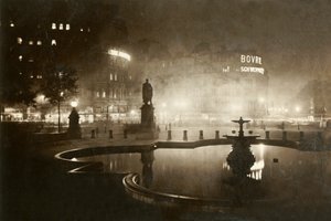 Trafalgar Square. Looking Towards Charing Cross. London by Night, 1928 by Unbekannt