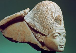 Tutankhamun wearing the Blue Crown