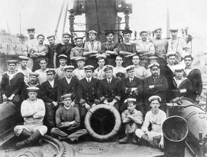 United Kingdom: Officers and Ship