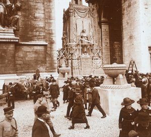 Victory Celebration, Civilians at the Arc de Triomphe, Paris, France, July 1919 by Unbekannt