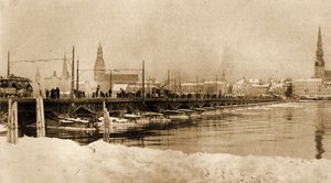 View of the floating Bridge over the Dwina, Riga, Latvia by Unbekannt