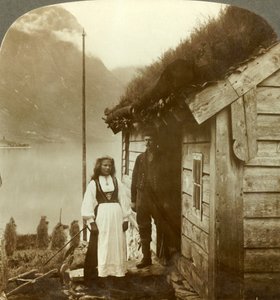 Young farmers of the Nordfjord country - before their cottage home, Norway by Unbekannt