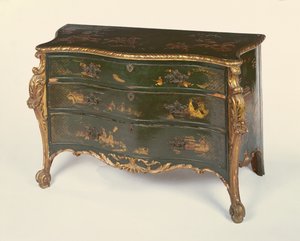 Green Lacquered and Parcel Gilt Serpentine Commode, in the Style of Thomas Chippendale