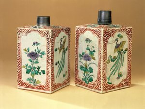 Pair of Ko-Kutani rectangular sake bottles (Tokkuri), late 17th century