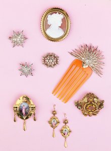 Selection of jewellery