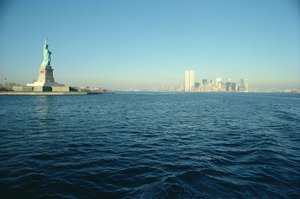 View of the Statue of Liberty and the Southern End of Manhattan Island by Unbekannt Unbekannt