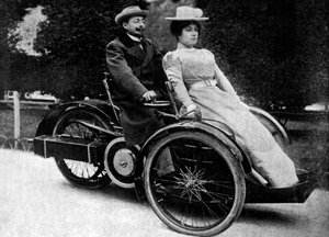 Automobile by Léon Bollé