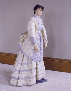 Bustle dress of warp-printed alpaca, c.1872-4 by Unbekannt