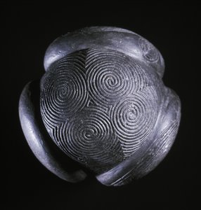 Carved ball from Glass Hill, Towie, Aberdeenshire, Neolithic, c.3000 BC by Unbekannt