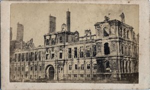 Commune of Paris (1871): view of the City Hall after the fire of May 1871 by Unbekannt
