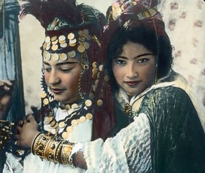 Dancers by Unbekannter Künstler