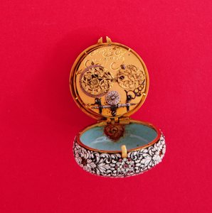 French Pocket Watch with Gold Case Enamelled in Relief with White Flowers and Foliage with Black Markings, by Goullons, c.1650 (showing inner plate)