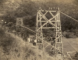 Fresno, California: 1890 This photograph by C.C. Curtis shows the Smith and Moore bridge over the Kings River which is part of flume built by Hiram T. Smith and Austin D. Moore, to transport lumber from the Sierras for their company, the Kings River Lumber by Unbekannt
