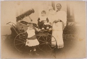 Indian ayah with her European charges, c 1870 by Unbekannt