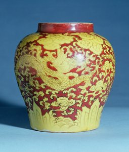 Ming red and yellow baluster jar by Unbekannt