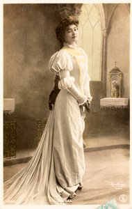 Old postcard/Yvonne Dubel (1881-1958)/Actress by William M. Timlin
