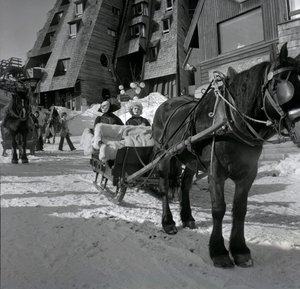 P. Topaloff and Alice Sapritch in Avoriaz during the Fantastic Film Festival on January 29 by Unbekannter Künstler