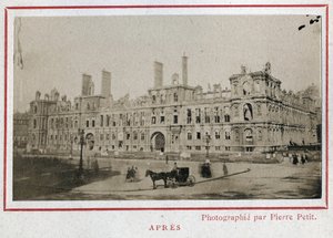 Paris Commune (1871): view of the Hotel de Ville in Paris after its fire in May 1871