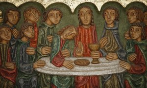 Saint-Samson Cathedral Main Altar Sculpture: The Last Supper (Claude Gruer 1980), Dol-de-Bretagne, France by Unbekannt