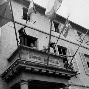 Second World War: Cherbourg (France) 20 August 1944: General De Gaulle addresses the balcony of the Hotel de Ville to the Cherbourgeois