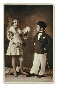 Two Children Dressed as Adults in the Fashion of the 1920s, the Little Girl Wears an Outfit for the Charleston, and Him in Suit, Bowler Hat and Cigarette by Unbekannter Künstler